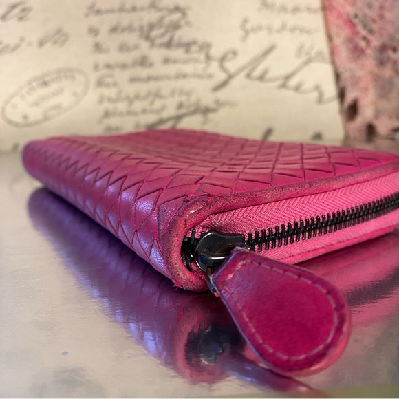 EUC Bottega Veneta Lambskin Intrecciato Long Round Zipper Wallet - Picture 8 of 14